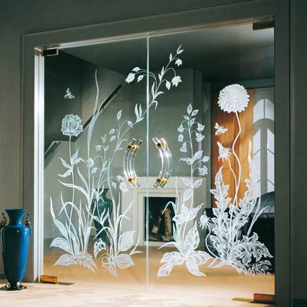 Mẹo phân chia vách ngăn phòng khách với vách kính cường lực 6 Cửa kính nghệ thuật
