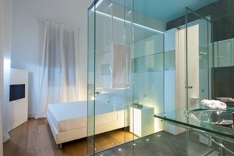 Giá vách kính phòng tắm hiện đại 3 Vách kính phòng tắm liền phòng ngủ
