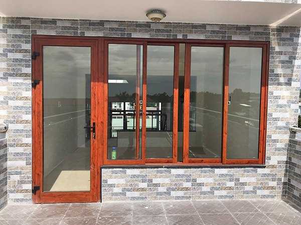 30 mẫu và hình ảnh đẹp của cửa nhôm kính Xingfa vân gỗ 28 Mẫu Cửa Nhôm Xingfa Màu Vân Gỗ