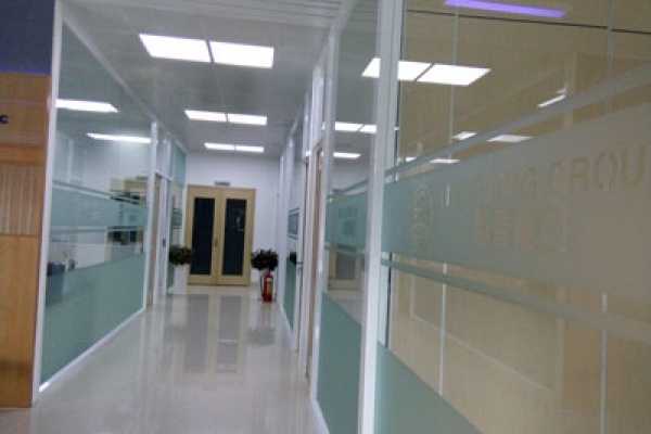 Tại sao cần sử dụng vách ngăn nhôm kính văn phòng 3 vách ngăn nhôm kính