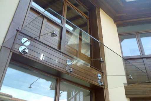 30 mẫu mái kính đẹp hiện đại, chi phí thấp 8 Mái Kính Cường Lực Tay Co Inox Lắp Cho Gia đình