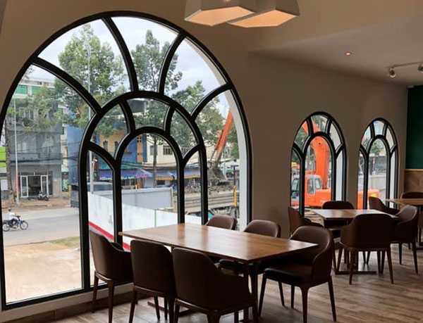 Top 30 mẫu cửa vòm nhôm kính độc đáo cho ngôi nhà hiện đại 16 Cua Vom Nhom Kinh 16
