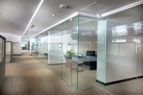 Khám phá 40 mẫu vách kính cường lực đẹp không thể tin nổi 3 Vach Kinh Cuong Luc 2