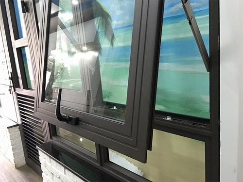 Cửa sổ mở hất 1 cánh Civro - mẫu cửa hiện đại cho các chung cư cao cấp 4 Cua So Mo Hat 1 Canh Nhom Civro 3